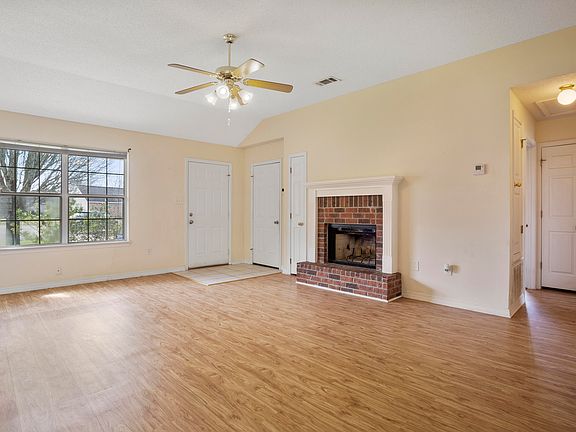 3rd image of 13236 Trailwood Dr
