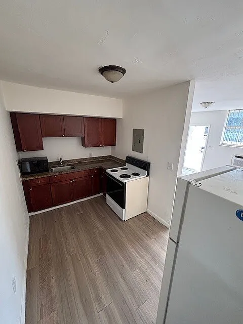 2239 NW 87th St