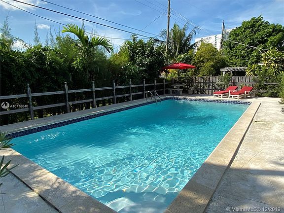 5th image of 1820 Biarritz Dr