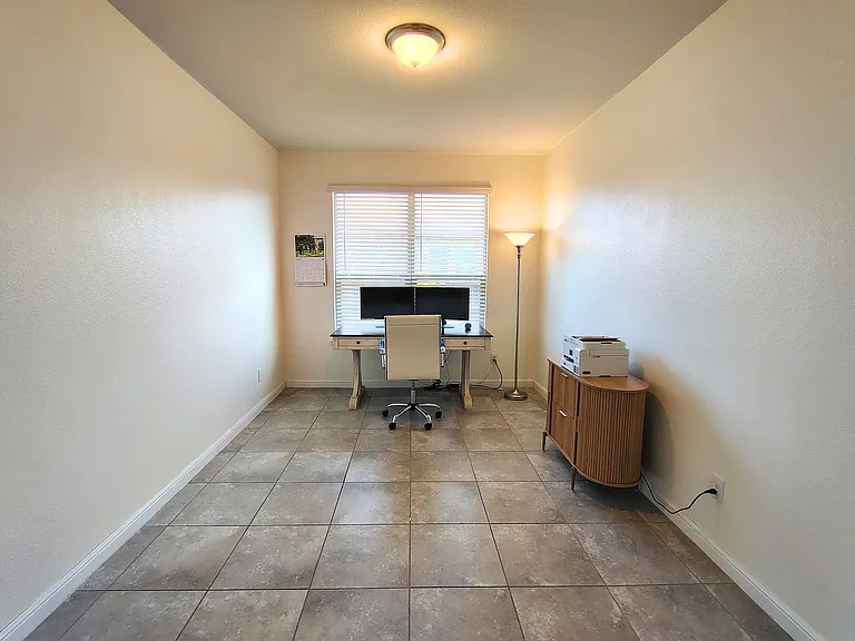 423 Regatta Ln — Photo 4