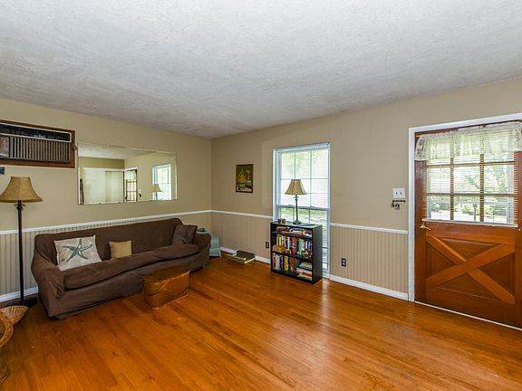 2nd image of 2354 Sylvania Ave