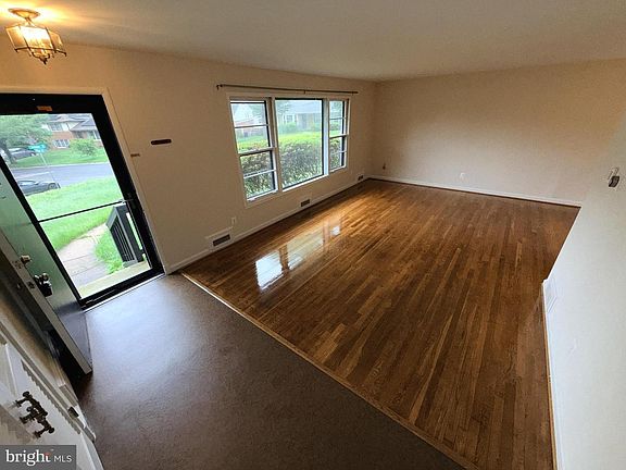 2nd image of 9412 Holland Ct