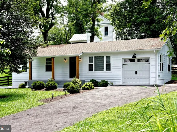 409 E Marshall St, Middleburg, VA 20117