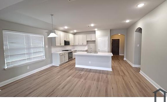 2nd image of 2071 Avondown Rd