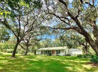 4718 Riverside Dr, Yankeetown, FL 34498