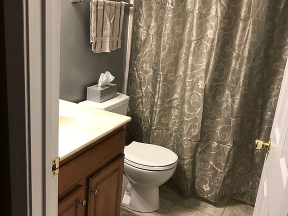 4th image of 208 Misty Brooke Dr