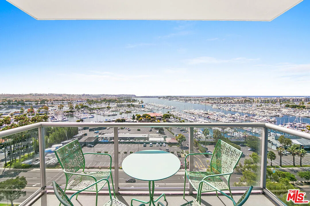 2 bed, 2.5 bath, 1630 sqft, $6,800 — Photo 1