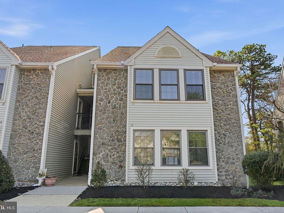 1st image of 13 Provincetown Dr