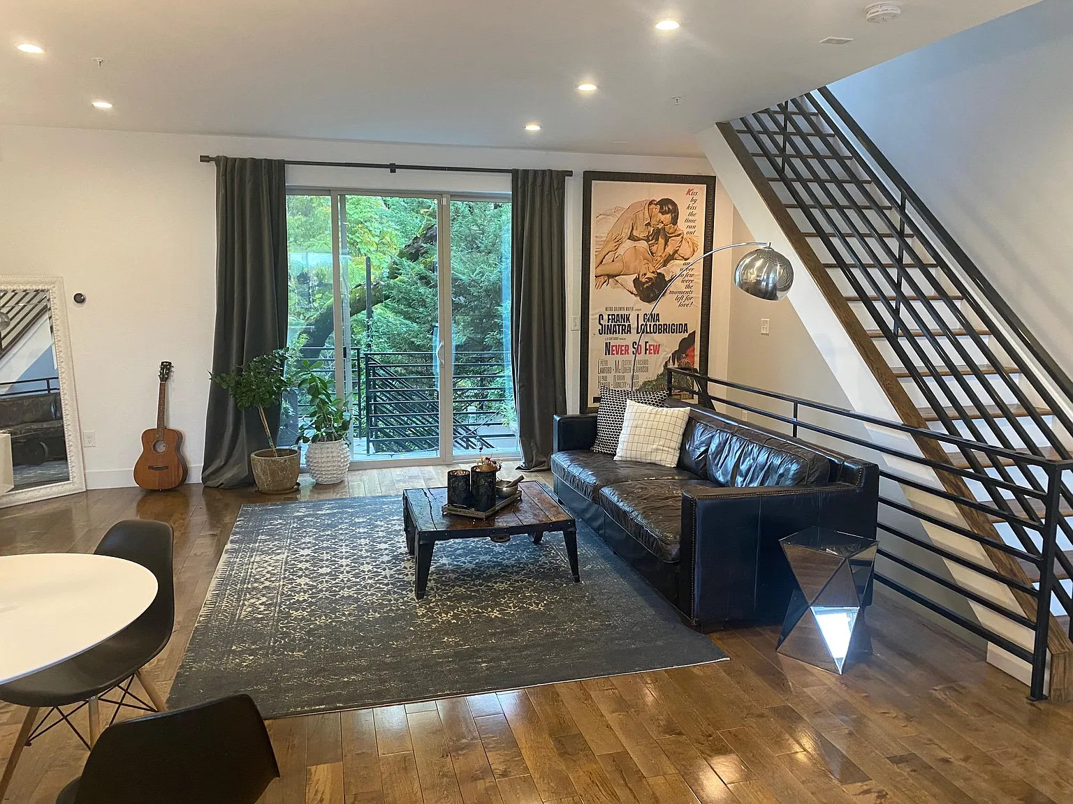 3 bed, 2.5 bath, 2697 sqft, $3,600 — Photo 4