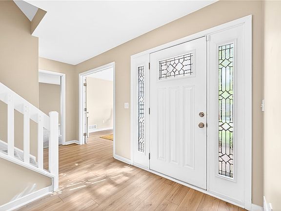 5th image of 243 Cumberland Dr