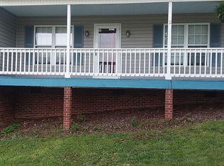 2 Pine Ridge Ct, Thomasville, NC 27360
