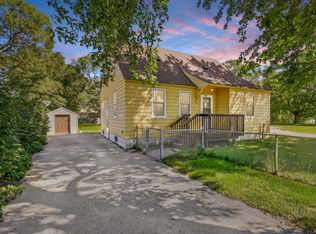 1716 4th St NW, Faribault, MN 55021