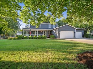 15 Fox Creek Rd, Towanda, IL 61776