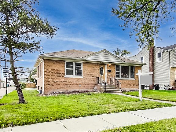 3rd image of 1215 Mandel Ave