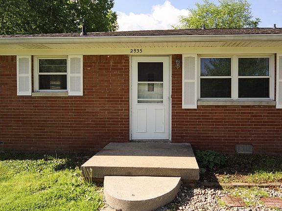 3rd image of 2933/2935 E Epler Ave