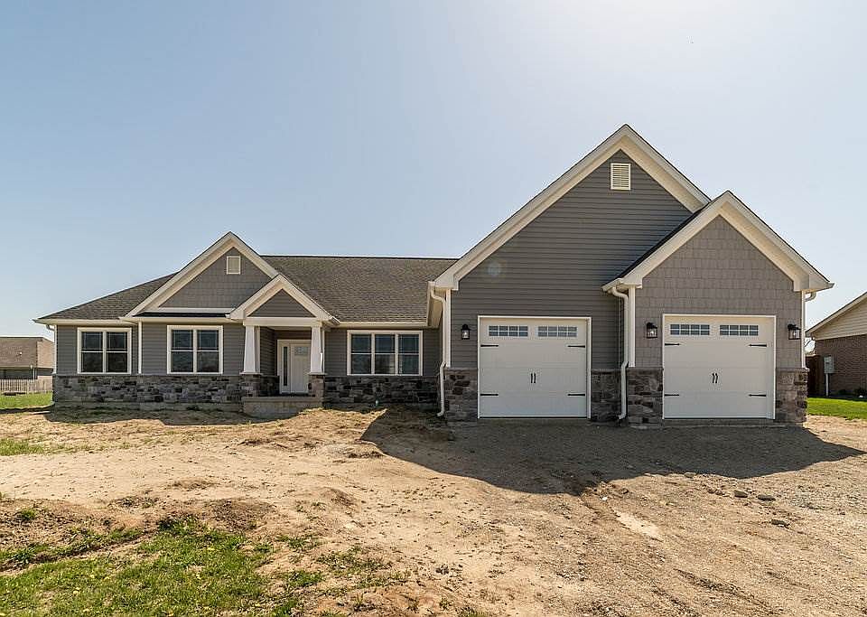 1st image of 810 N Wild Pine Dr