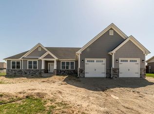 810 N Wild Pine Dr, Yorktown, IN 47396