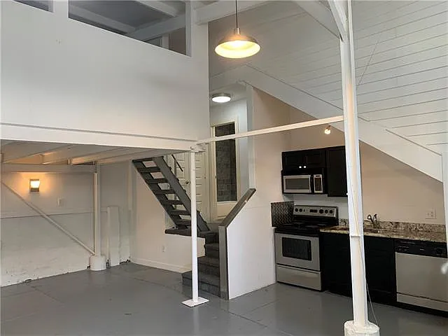 210 N Lopez St #A — Photo 9