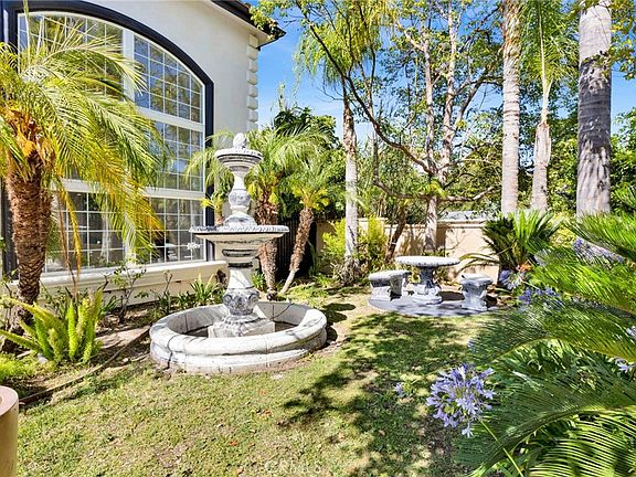 3rd image of 11528 Jenny Ln