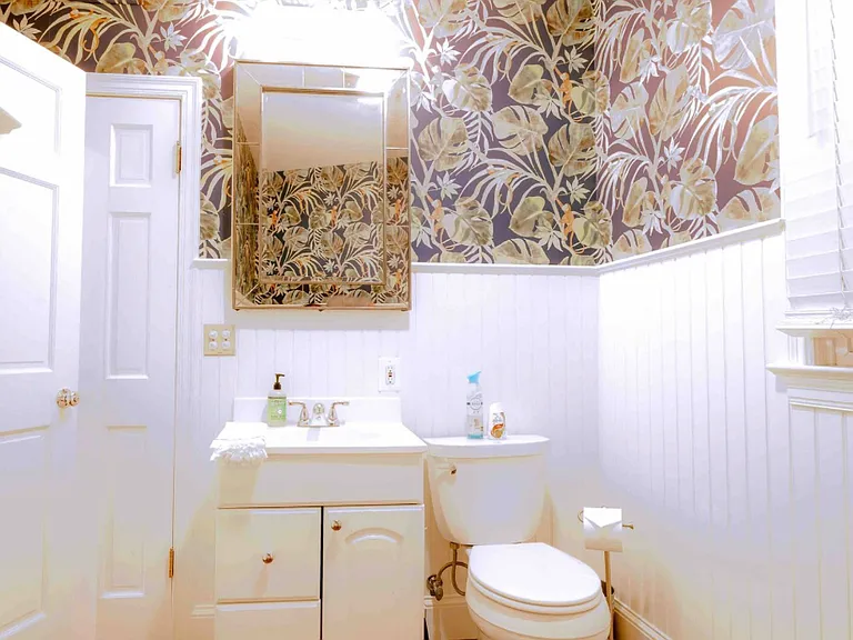 3752 Benton St NW — Photo 10