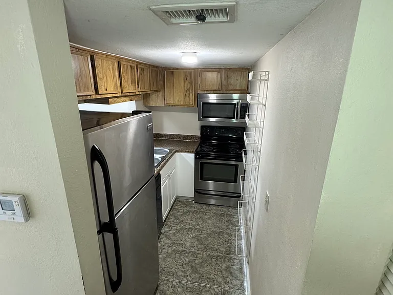 7126 Waterside Dr — Photo 10