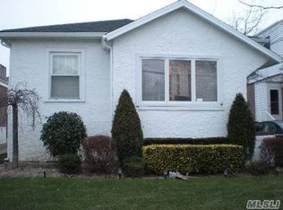 557 Beach 130 St, Far Rockaway, NY 11694