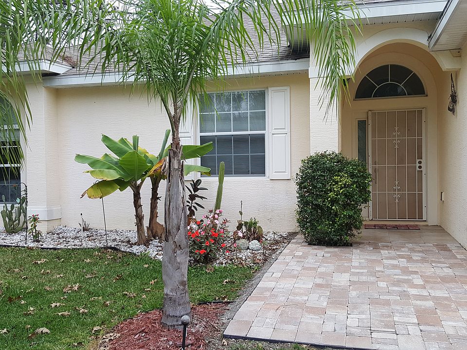 1st image of 38 Woodbury Dr