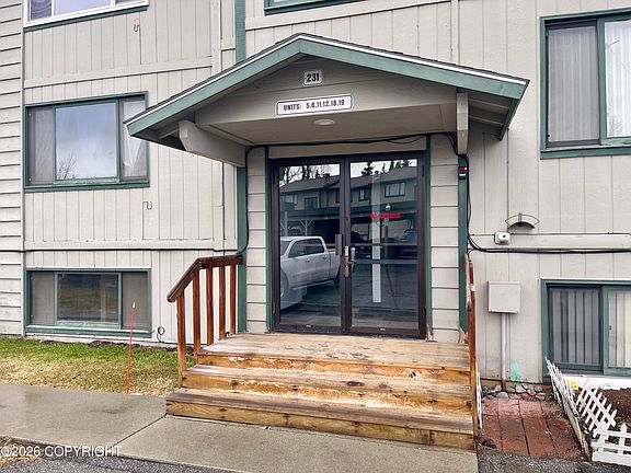 2nd image of 231 McCarrey St Unit 5B