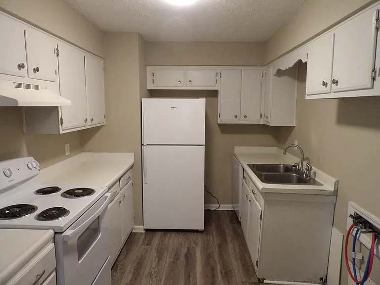 139 Lawrence St — Photo 13