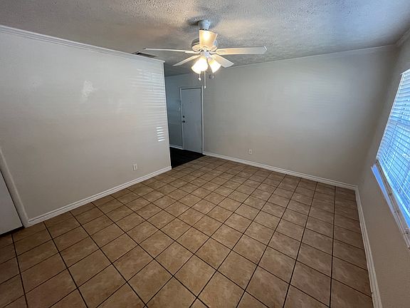 3rd image of 5021 Palomino Ln
