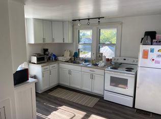 1024 1/2 E Burlington St #1024-1/2, Iowa City, IA 52240