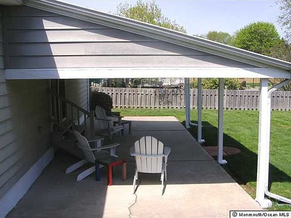 4th image of 1204 Laurel Ave