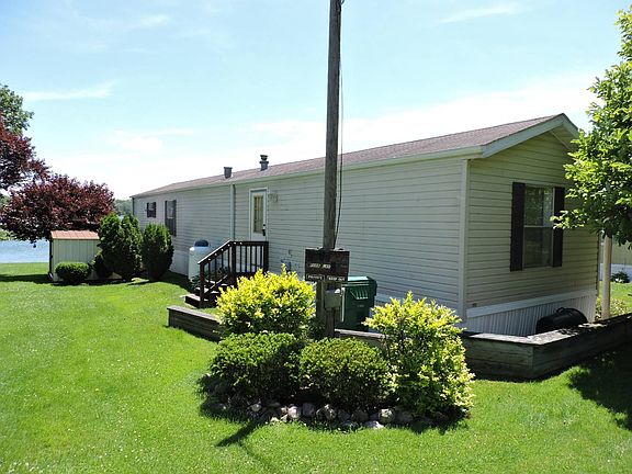 4th image of 54679 Park Ln