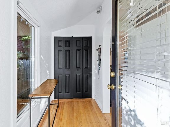 3rd image of 1568 Laurel Street