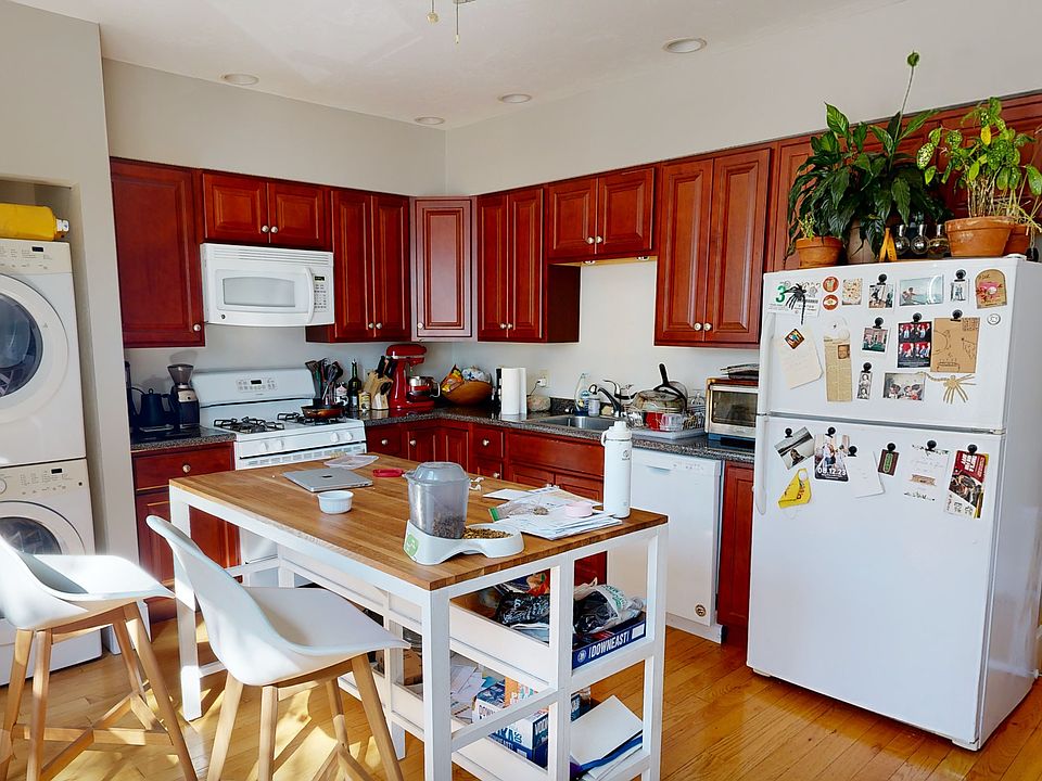 2nd image of 33 Portsmouth St APT 2R
