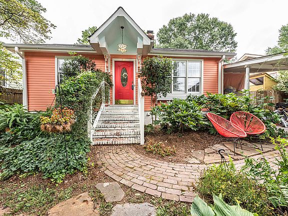 2nd image of 825 Mimosa Dr SE