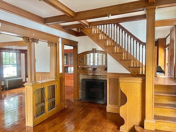 5th image of 47 Pleasant St