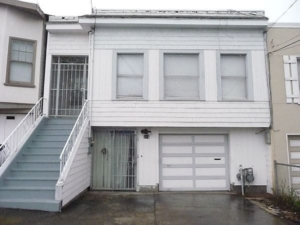1st image of 215 Hillcrest Dr