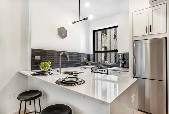 Rented by Bohemia Realty Group | media 36