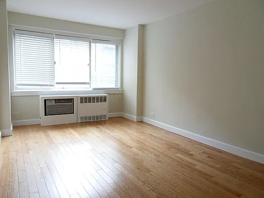 Rented by Stonehenge NYC LLC | media 24