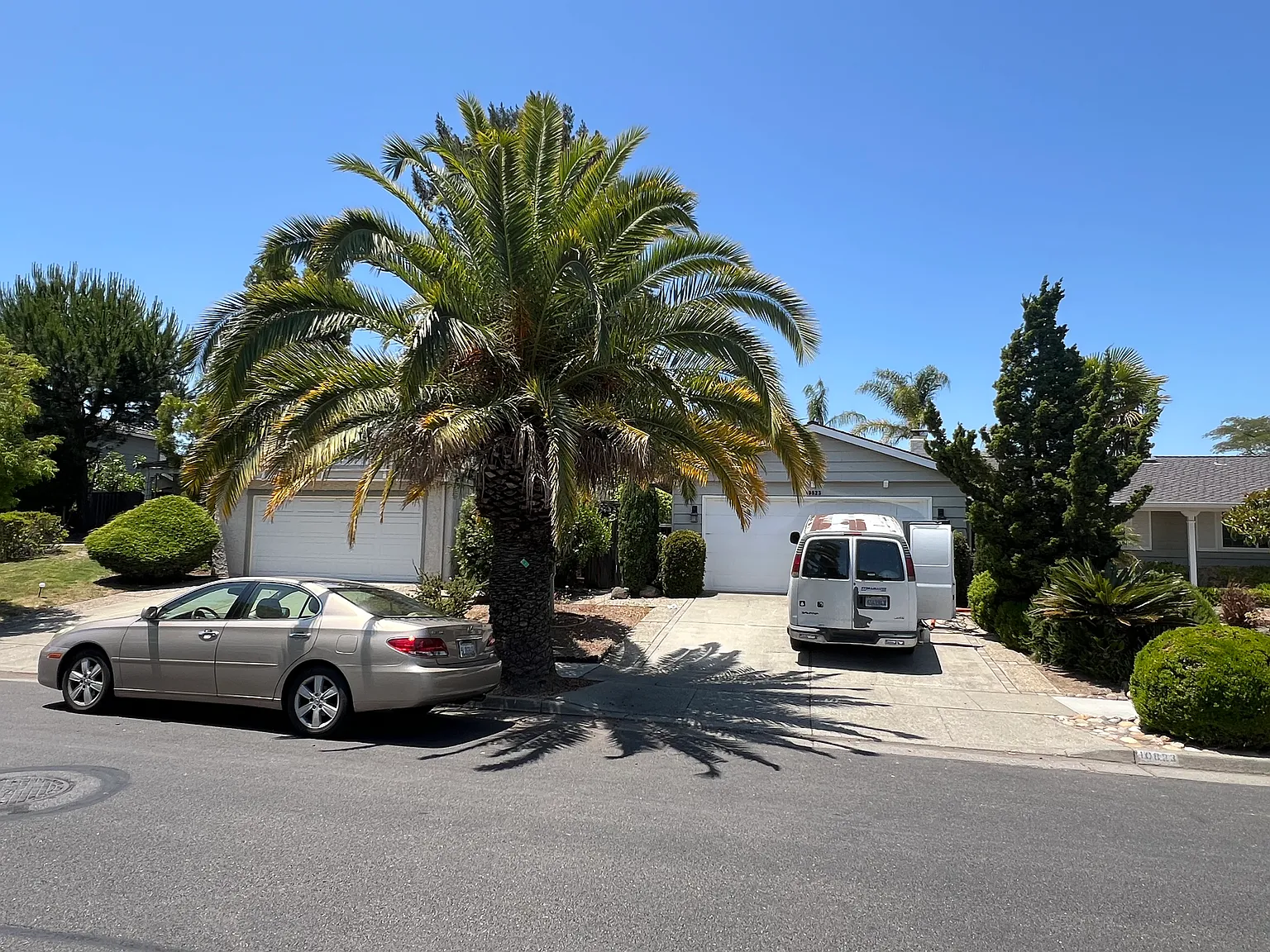 10823 Wilkinson Ave photo 1