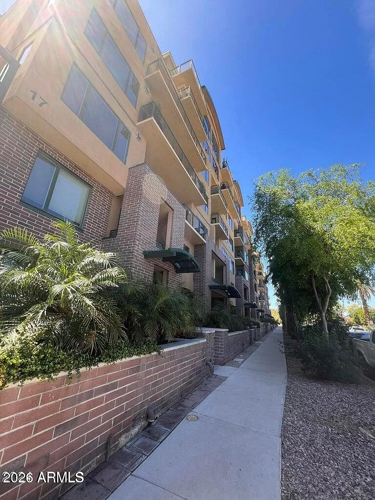 1 bed, 1.0 bath, 845 sqft, $1,500 — Photo 2