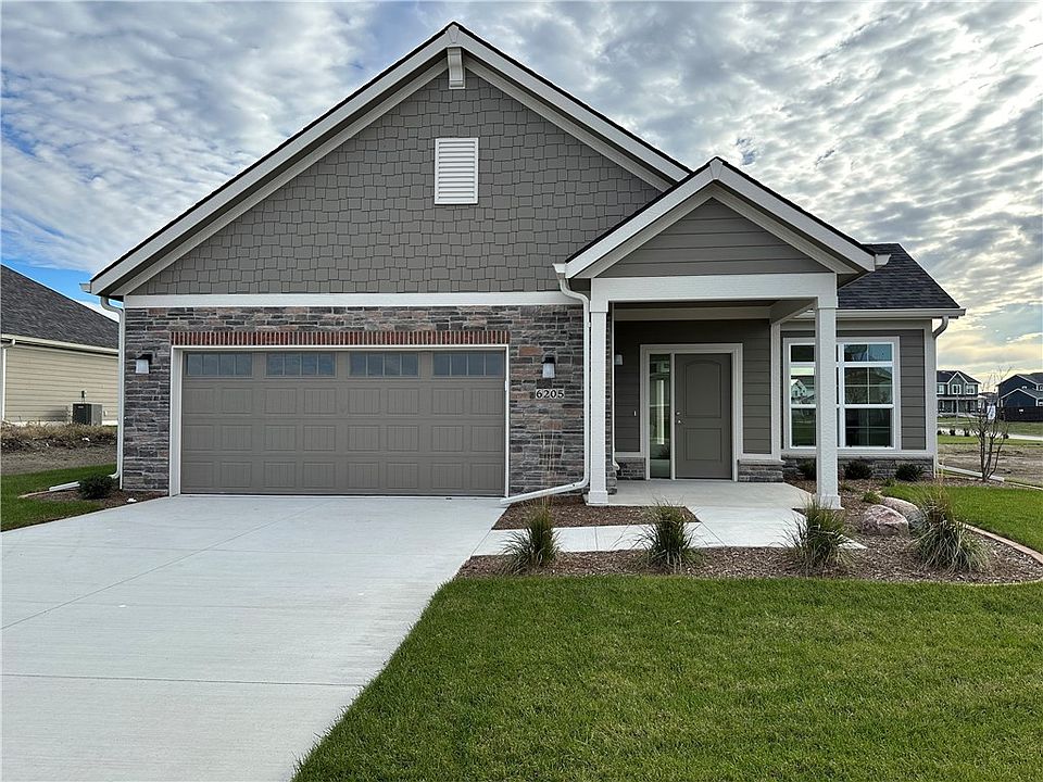 1st image of 6205 NE Grant Ln