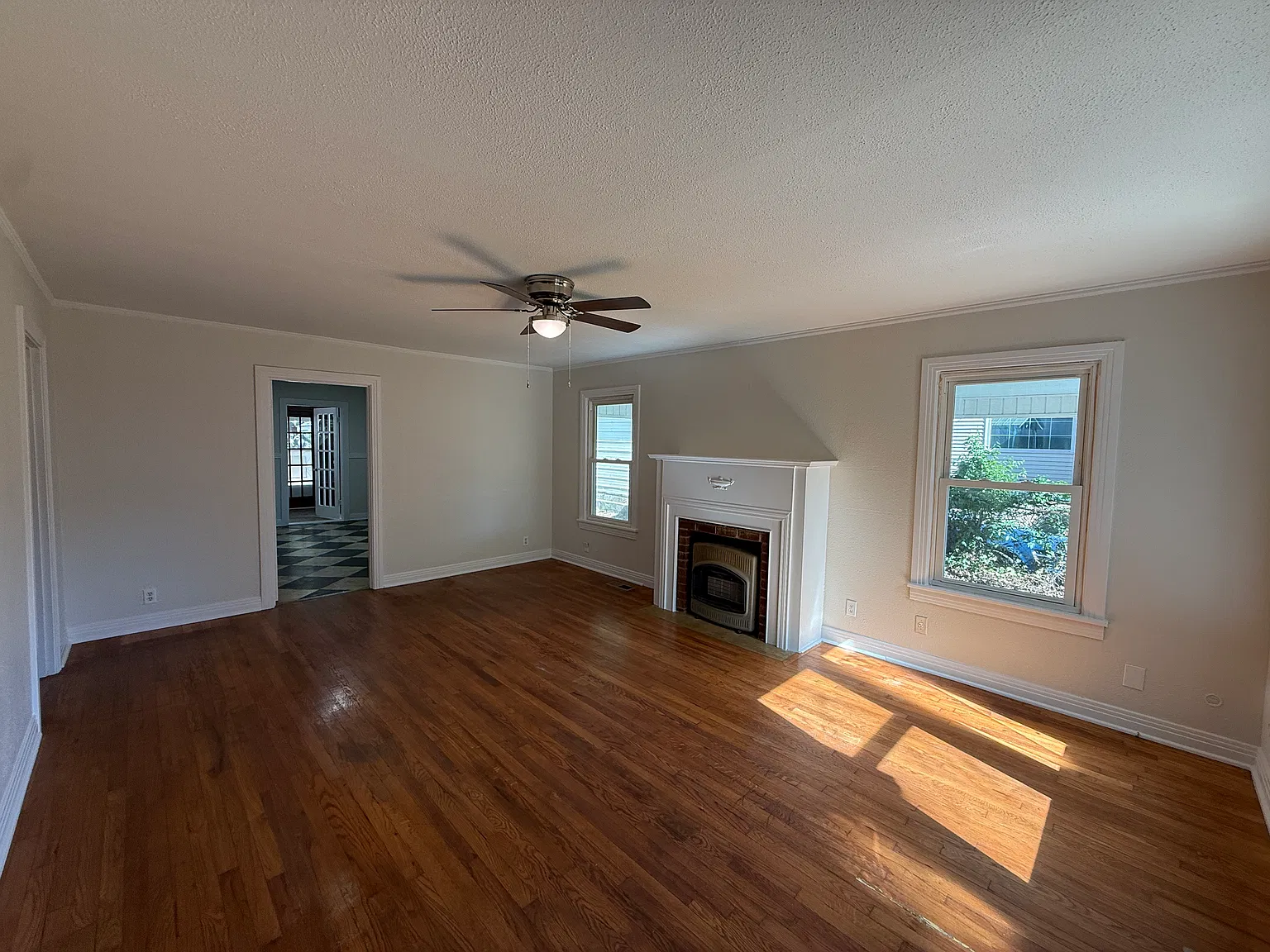 3 bed, 1278 sqft, $1,100 — Photo 2