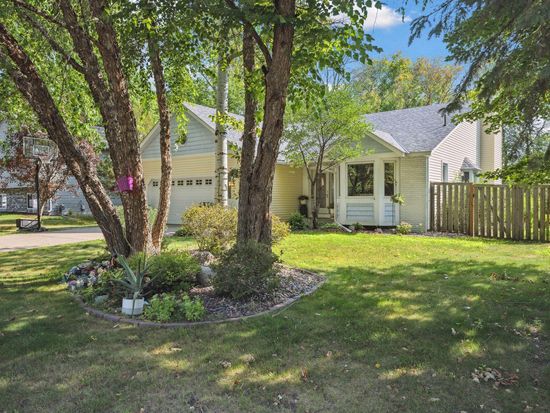 6918 Glenview Ln, Lino Lakes, MN 55014