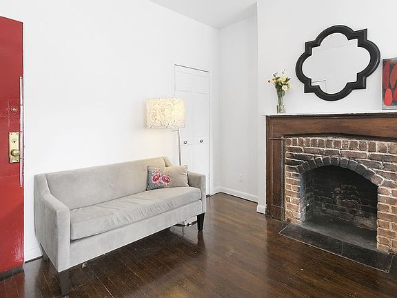 3rd image of 731 Greenwich St #J47