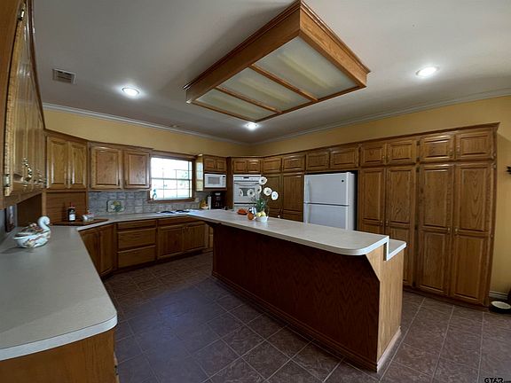 4th image of 3915 County Road 1405