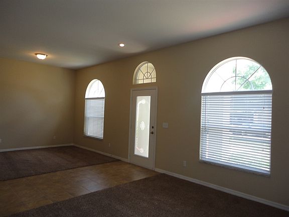 2nd image of 2618 Allwood Ave