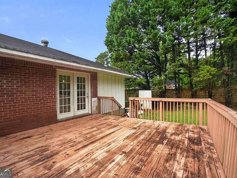 7259 Mayfair Cir — Photo 10
