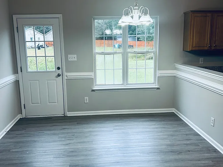 804 Valley Creek Dr — Photo 5